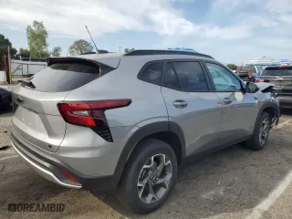 2025 Chevrolet Trax LT with VIN KL77LHEP0SC088430, listed as a Copart auction lot 51045945 with 3,182 mi miles and Salvage Title. Bid and sale history available at carsss.com. Image 3.