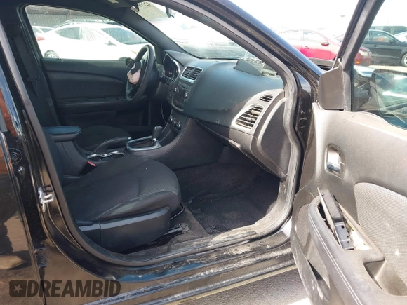 2014 Dodge Avenger SE z VIN 1C3CDZAGXEN130092, wystawiony jako IAAI lot #42216767 z przebiegiem 131 177 mil mil oraz . Historia ofert i sprzedaży dostępna na DreamBid. Obrazek 5.