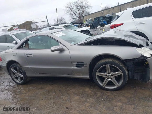 2005 Mercedes-Benz SL-Class 5.0L with VIN WDBSK75F35F099084, listed as a IAAI auction lot 41715942 with 114,880 mi miles. Bid and sale history available at carsss.com. Image 13.