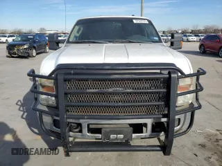 2008 Ford F-250 XL z VIN 1FTSW20578EB47672, wystawiony jako Copart lot #87549735 z przebiegiem 211 326 mil mil oraz Czysty tytuł • Clean title. Historia ofert i sprzedaży dostępna na DreamBid. Obrazek 5.