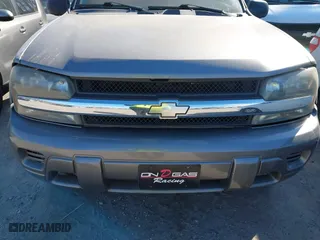 2008 Chevrolet TrailBlazer LT w/1LT with VIN 1GNDS13S882204731, listed as a IAAI auction lot 41702038 with 214,323 mi miles. Bid and sale history available at carsss.com. Image 6.