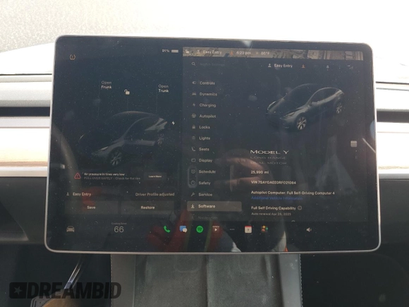 2024 Tesla Model Y Long Range z VIN 7SAYGAEE0RF021084, wystawiony jako Copart lot #51973285 z przebiegiem 25 990 mil mil oraz Szkoda całkowita • Salvage title. Historia ofert i sprzedaży dostępna na DreamBid. Obrazek 9.