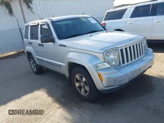 2008 Jeep Liberty Sport z VIN 1J8GN28K48W180375, wystawiony jako IAAI lot #42262362 z przebiegiem 237 693 mil mil oraz . Historia ofert i sprzedaży dostępna na DreamBid. Obrazek 1.