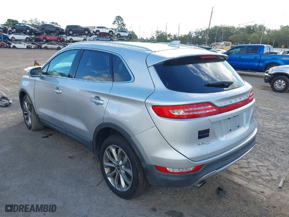 2016 Lincoln MKC Select with VIN 5LMCJ2D99GUJ05484, listed as a IAAI auction lot 41834395 with NaN miles. Bid and sale history available at carsss.com. Image 3.