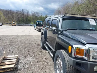 2008 Hummer H3 SUV Luxury with VIN 5GTEN43E188186689, listed as a IAAI auction lot 42053919 with 119,956 mi miles. Bid and sale history available at carsss.com. Image 6.