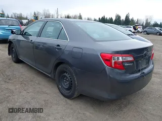 2013 Toyota Camry L with VIN 4T4BF1FK8DR335772, listed as a IAAI auction lot 41825342 with 125,001 mi miles. Bid and sale history available at carsss.com. Image 3.