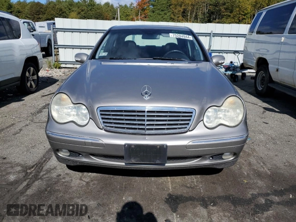2004 Mercedes-Benz C 320 with VIN WDBRF64J54F538237, listed as a Copart auction lot 75284944 with 123,170 mi miles and Salvage Title. Bid and sale history available at DreamBid. Image 5.