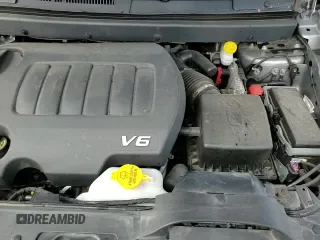 2018 Dodge Journey SXT z VIN 3C4PDDBG9JT243976, wystawiony jako Copart lot #64134815 z przebiegiem 70 410 mil mil oraz Szkoda całkowita • Salvage title. Historia ofert i sprzedaży dostępna na DreamBid. Obrazek 16.