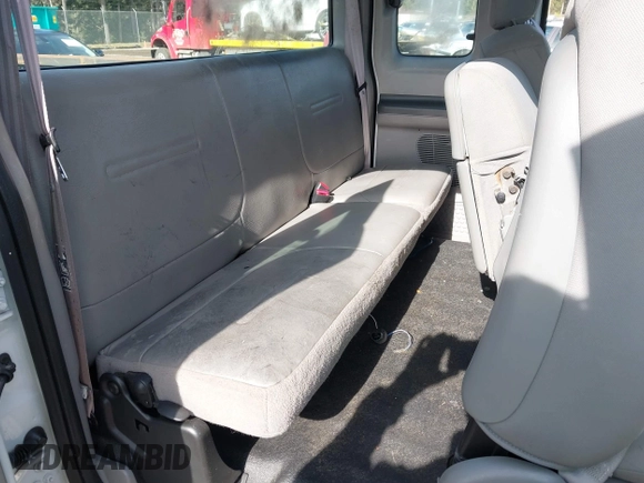 2001 Ford F-250 с VIN 1FDNX21LX1EB35511, выставлен на аукционе IAAI как лот 41664659 с пробегом 238 688 миль миль и . История ставок и продаж доступна на DreamBid. Изображение 8.