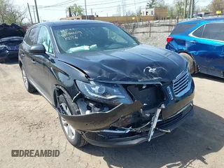 2017 Lincoln MKX Premiere z VIN 2LMPJ8JR9HBL21889, wystawiony jako IAAI lot #42142609 z przebiegiem 66 069 mil mil oraz . Historia ofert i sprzedaży dostępna na DreamBid. Obrazek 6.