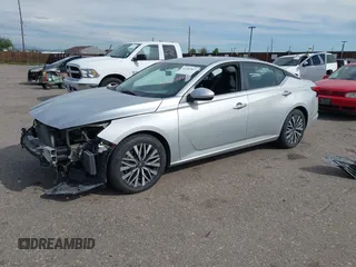 2023 Nissan Altima SV z VIN 1N4BL4DV4PN332376, wystawiony jako IAAI lot #42402867 z przebiegiem 51 763 mil mil oraz . Historia ofert i sprzedaży dostępna na DreamBid. Obrazek 18.