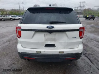 2016 Ford Utility Police Interceptor with VIN 1FM5K8AR9GGC14851, listed as a IAAI auction lot 41978520 with 136,030 mi miles. Bid and sale history available at carsss.com. Image 17.