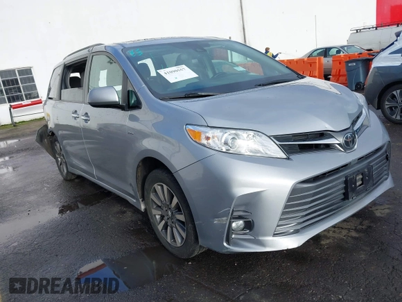 2018 Toyota Sienna XLE with VIN 5TDDZ3DC5JS205440, listed as a IAAI auction lot 41090557 with 50,775 mi miles. Bid and sale history available at carsss.com. Image 1.