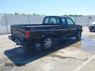 1996 Dodge Dakota z VIN 1B7GG23Y0TS645277, wystawiony jako IAAI lot #42226257 z przebiegiem 176 706 mil mil oraz . Historia ofert i sprzedaży dostępna na DreamBid. Obrazek 4.