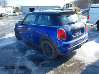 2020 MINI Hardtop Cooper S z VIN WMWXR5C05L2L43423, wystawiony jako IAAI lot #41577721 z przebiegiem 108 123 mil mil oraz . Historia ofert i sprzedaży dostępna na DreamBid. Obrazek 3.