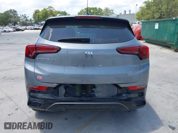 2025 Buick Encore GX Sport Touring с VIN KL4AMDSL7SB038317, выставлен на аукционе IAAI как лот 42151204 с пробегом 10 917 миль миль и . История ставок и продаж доступна на DreamBid. Изображение 16.