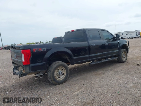 2017 Ford Super Duty F-250 SRW Lariat with VIN 1FT7W2BT0HEF27194, listed as a IAAI auction lot 42061350 with 206,679 mi miles. Bid and sale history available at carsss.com. Image 4.