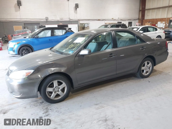 2004 Toyota Camry LE with VIN 4T1BE32K44U854932, listed as a IAAI auction lot 42133289 with 196,613 mi miles. Bid and sale history available at carsss.com. Image 2.