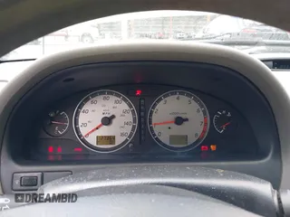 2003 Nissan Maxima SE z VIN JN1DA31DX3T501453, wystawiony jako IAAI lot #42116346 z przebiegiem 127 364 mil mil oraz . Historia ofert i sprzedaży dostępna na DreamBid. Obrazek 7.