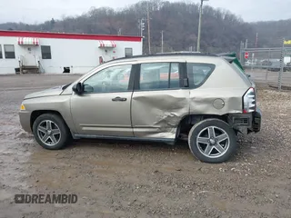 2008 Jeep Compass Sport with VIN 1J8FF47W08D728845, listed as a IAAI auction lot 41673205 with 70,333 mi miles. Bid and sale history available at carsss.com. Image 14.