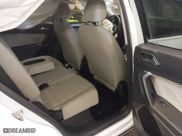 2024 Volkswagen Tiguan S with VIN 3VVRB7AX1RM050617, listed as a IAAI auction lot 41247769 with 20,699 mi miles. Bid and sale history available at carsss.com. Image 8.