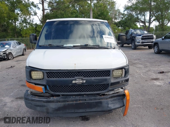 2006 Chevrolet Express Cargo Van with VIN 1GCGG25V161167660, listed as a IAAI auction lot 41902910 with 294,970 mi miles. Bid and sale history available at carsss.com. Image 6.