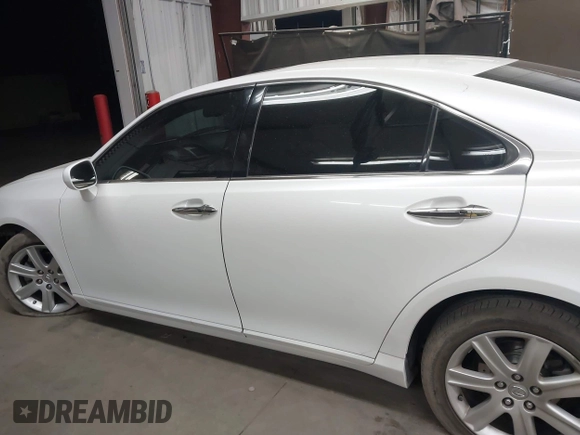 2009 Lexus ES 350 with VIN JTHBJ46G892304985, listed as a IAAI auction lot 41925332 with 109,341 mi miles. Bid and sale history available at carsss.com. Image 14.