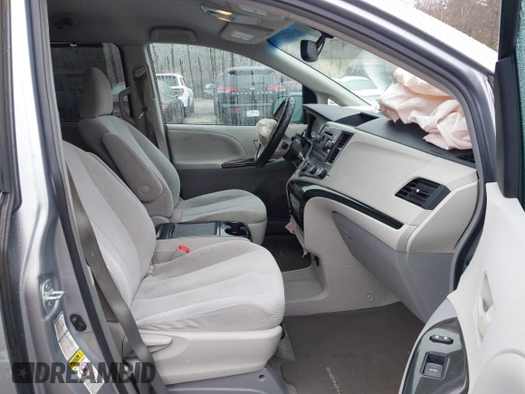 2012 Toyota Sienna LE with VIN 5TDJK3DCXCS040253, listed as a IAAI auction lot 41957623 with 164,780 mi miles. Bid and sale history available at carsss.com. Image 5.