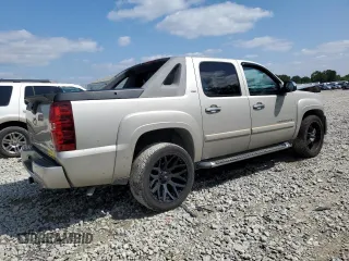 2008 Chevrolet Avalanche LTZ with VIN 3GNFK12308G126665, listed as a Copart auction lot 67754914 with 203,706 mi miles and Salvage Title. Bid and sale history available at carsss.com. Image 3.