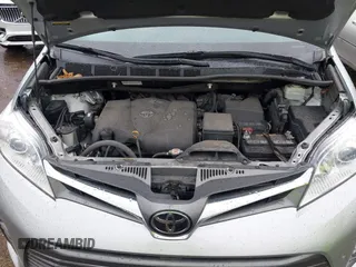 2019 Toyota Sienna XLE Auto Access Seat z VIN 5TDYZ3DC2KS018742, wystawiony jako IAAI lot #42288335 z przebiegiem 101 741 mil mil oraz . Historia ofert i sprzedaży dostępna na DreamBid. Obrazek 10.