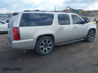 2007 Chevrolet Suburban LT with VIN 1GNFK16327J210722, listed as a IAAI auction lot 41899366 with 1 mi miles. Bid and sale history available at carsss.com. Image 4.