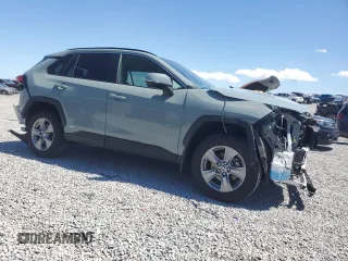 2023 Toyota RAV4 Hybrid XLE z VIN JTMRWRFV8PD206165, wystawiony jako Copart lot #58083135 z przebiegiem 27 023 mil mil oraz Szkoda całkowita • Salvage title. Historia ofert i sprzedaży dostępna na DreamBid. Obrazek 4.