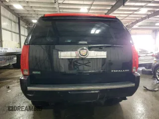 2011 Cadillac Escalade Premium z VIN 1GYS4CEF9BR223089, wystawiony jako Copart lot #45813665 z przebiegiem 115 313 mil mil oraz Szkody całkowita. Historia ofert i sprzedaży dostępna na DreamBid. Obrazek 6.