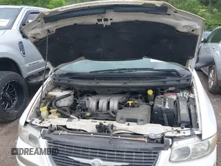 1998 Chrysler Town & Country LXi with VIN 1C4GP64L9WB664179, listed as a IAAI auction lot 42041600 with 1 mi miles. Bid and sale history available at carsss.com. Image 10.
