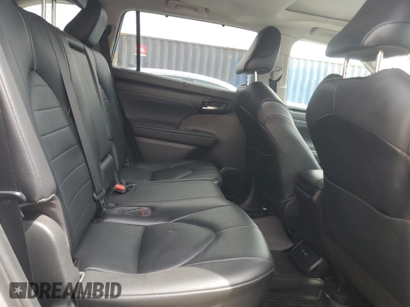 2021 Toyota Highlander XLE z VIN 5TDGZRBH4MS081292, wystawiony jako Copart lot #53674315 z przebiegiem 85 895 mil mil oraz Szkoda całkowita • Salvage title. Historia ofert i sprzedaży dostępna na DreamBid. Obrazek 11.