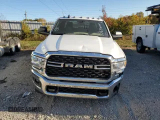 2022 Ram 3500 Tradesman z VIN 3C7WRTCL0NG397884, wystawiony jako Copart lot #77763604 z przebiegiem 40 889 mil mil oraz Nie do naprawy • Non repairable. Historia ofert i sprzedaży dostępna na DreamBid. Obrazek 5.