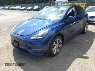 2024 Tesla Model Y Long Range z VIN 7SAYGAEE0RF074822, wystawiony jako IAAI lot #42098821 z przebiegiem Nie podano mil oraz . Historia ofert i sprzedaży dostępna na DreamBid. Obrazek 2.