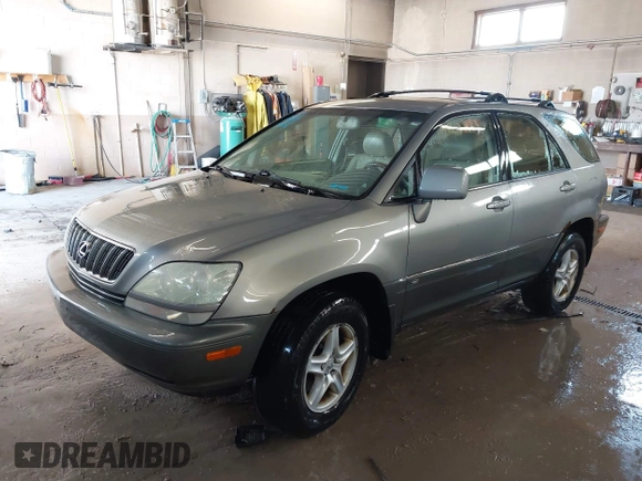 2002 Lexus RX 300 with VIN JTJHF10U720289890, listed as a IAAI auction lot 41898185 with 261,514 mi miles. Bid and sale history available at carsss.com. Image 2.