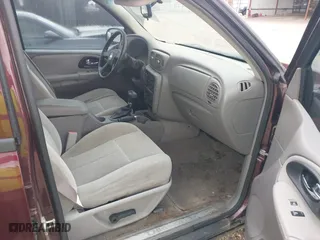 2007 Chevrolet TrailBlazer LS with VIN 1GNDS13SX72104242, listed as a IAAI auction lot 41722203 with 153,526 mi miles. Bid and sale history available at carsss.com. Image 5.