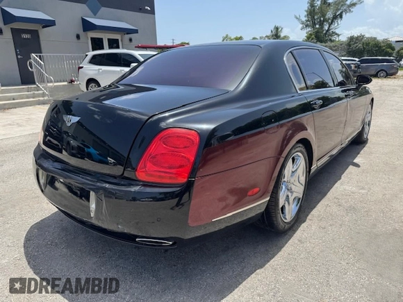 2006 Bentley Flying Spur z VIN SCBBR53W96C031785, wystawiony jako Copart lot #61819345 z przebiegiem 58 606 mil mil oraz Szkoda całkowita • Salvage title. Historia ofert i sprzedaży dostępna na DreamBid. Obrazek 3.