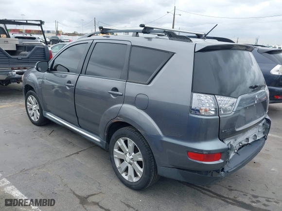 2011 Mitsubishi Outlander SE with VIN JA4AS3AW2BU040220, listed as a IAAI auction lot 41728765 with 192,187 mi miles. Bid and sale history available at carsss.com. Image 3.