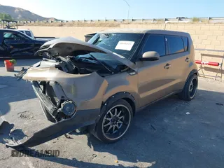 2014 Kia Soul with VIN KNDJN2A24E7064333, listed as a IAAI auction lot 40606019 with 1 mi miles. Bid and sale history available at carsss.com. Image 18.