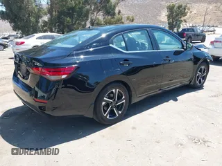 2024 Nissan Sentra SV z VIN 3N1AB8CV9RY271391, wystawiony jako IAAI lot #42506867 z przebiegiem 15 955 mil mil oraz . Historia ofert i sprzedaży dostępna na DreamBid. Obrazek 4.