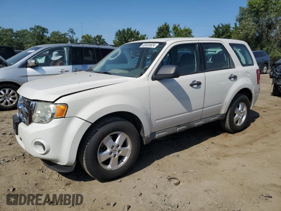 2009 Ford Escape XLS z VIN 1FMCU02779KB08396, wystawiony jako Copart lot #80984104 z przebiegiem 194 743 mil mil oraz Szkoda całkowita • Salvage title. Historia ofert i sprzedaży dostępna na DreamBid. Obrazek 1.