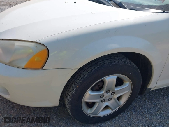 2001 Dodge Stratus z VIN 1B3EJ56U81N691181, wystawiony jako IAAI lot #42466657 z przebiegiem 140 236 mil mil oraz . Historia ofert i sprzedaży dostępna na DreamBid. Obrazek 15.