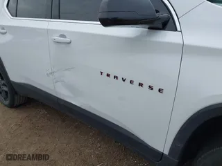 2018 Chevrolet Traverse LS with VIN 1GNERFKW0JJ222542, listed as a IAAI auction lot 41811876 with 104,512 mi miles. Bid and sale history available at carsss.com. Image 18.