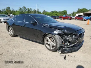 2019 Volvo S90 Momentum with VIN LVY102AK1KP089404, listed as a Copart auction lot 52358915 with 97,691 mi miles and Salvage Title. Bid and sale history available at carsss.com. Image 4.