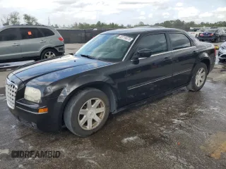 2005 Chrysler 300 with VIN 2C3JA53G35H643893, listed as a Copart auction lot 52719075 with 114,579 mi miles and Salvage Title. Bid and sale history available at carsss.com. Image 1.