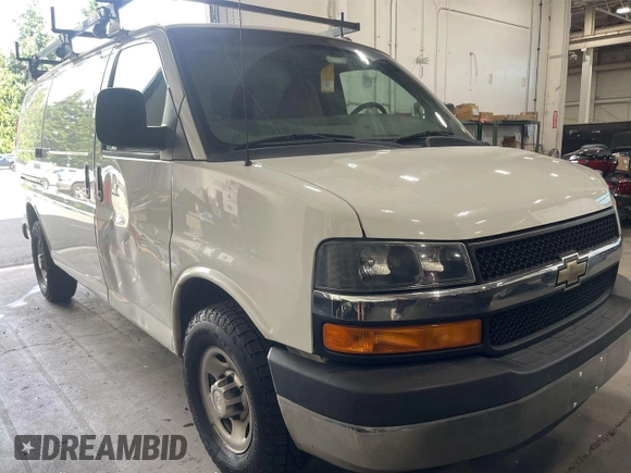 2015 Chevrolet Express Cargo z VIN 1GCZGTCG8F1152043, wystawiony jako IAAI lot #42889455 z przebiegiem 91 058 mil mil oraz . Historia ofert i sprzedaży dostępna na DreamBid. Obrazek 10.