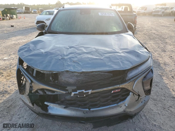 2025 Chevrolet Trax 2RS with VIN KL77LJEPXSC067060, listed as a Copart auction lot 52561575 with 720 mi miles and Salvage Title. Bid and sale history available at carsss.com. Image 5.